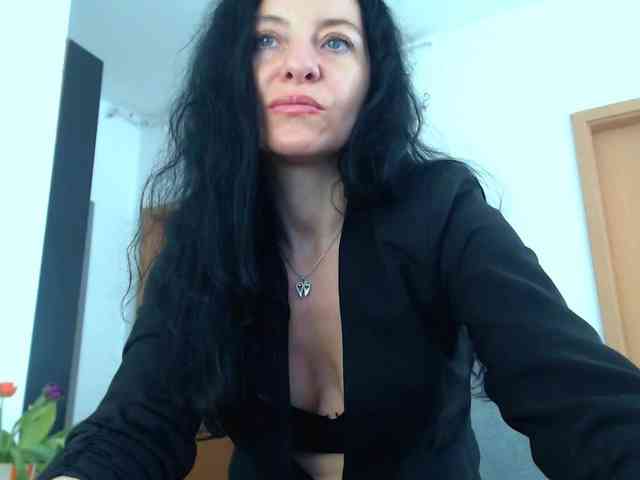 blueyesbaby's sex show image