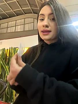 Изображение секс-шоу модели Isabella21_