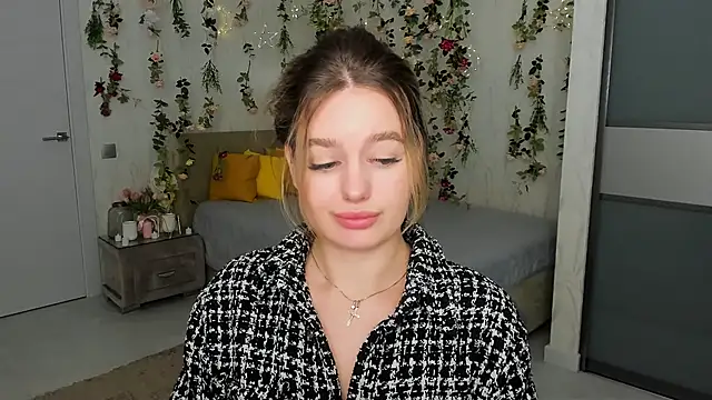 Изображение секс-шоу модели MiracleCurly Изображение секс-шоу модели MiracleCurly