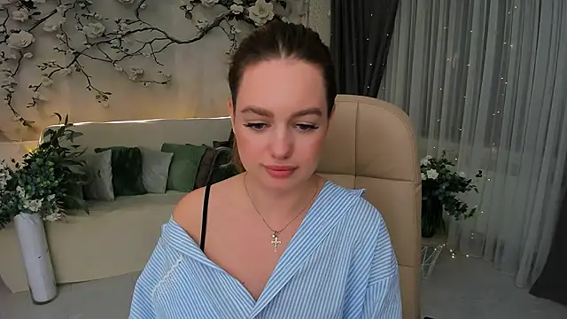 Изображение секс-шоу модели MiracleCurly Изображение секс-шоу модели MiracleCurly