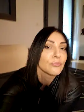 Изображение секс-шоу модели AryaSummersReal Изображение секс-шоу модели AryaSummersReal