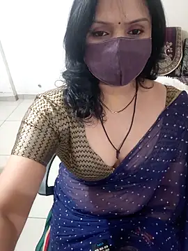 Изображение секс-шоу модели khushikhushi