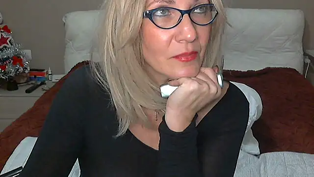 -K--'s sex show image