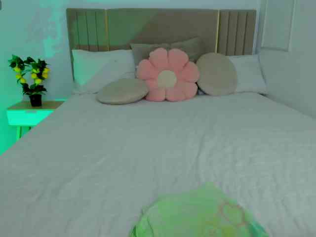 Erika-bestboobs's sex show image