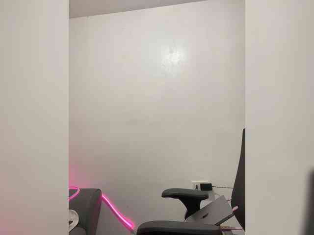 Изображение секс-шоу модели candicelovee Изображение секс-шоу модели candicelovee