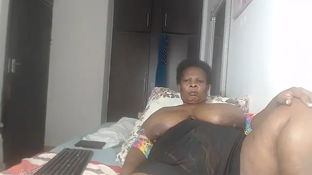 Изображение секс-шоу модели Lucia-boobs