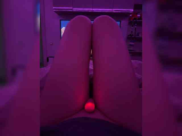 -DarinaXXX-'s sex show image