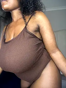 Изображение секс-шоу модели Bustygoddess32