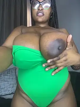 Изображение секс-шоу модели Bustygoddess32