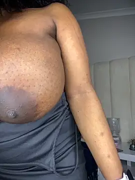 Sexshow-Bild von Bustygoddess32