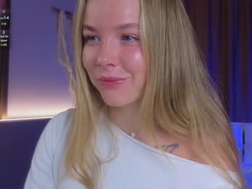 milly_shy's sex show image