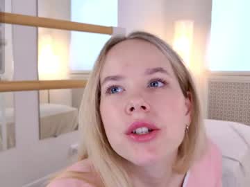 milly_shy's sex show image