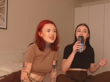 caressyourself's sex show image