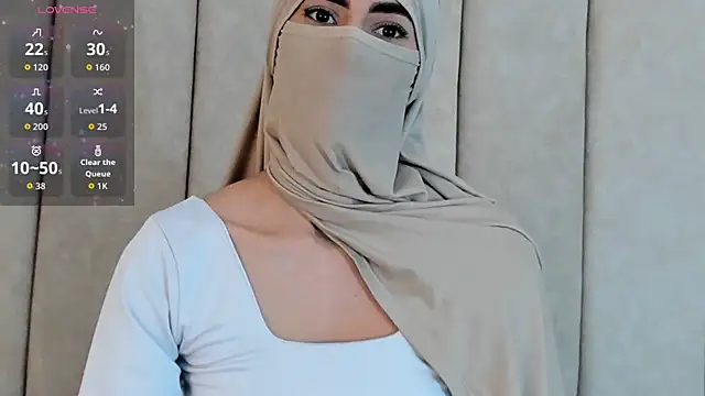 Изображение секс-шоу модели _Zahiira_ Изображение секс-шоу модели _Zahiira_