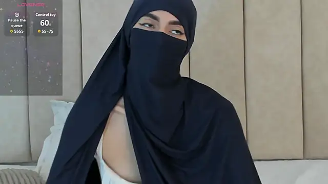 Изображение секс-шоу модели _Zahiira_ Изображение секс-шоу модели _Zahiira_