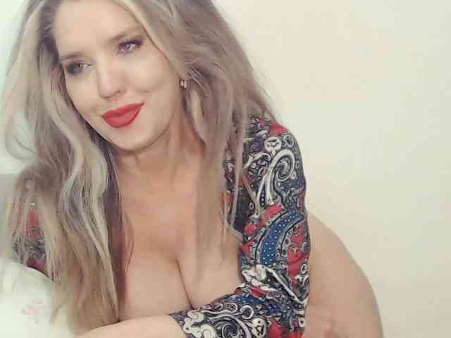 Изображение секс-шоу модели Drakulaura1