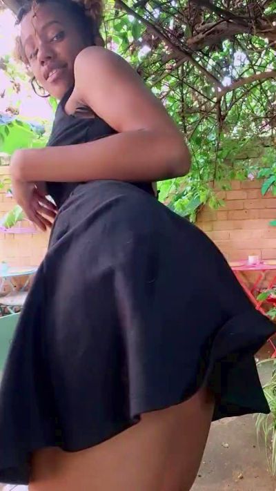 Sexshow-Bild von MoanaFrenchy Sexshow-Bild von MoanaFrenchy