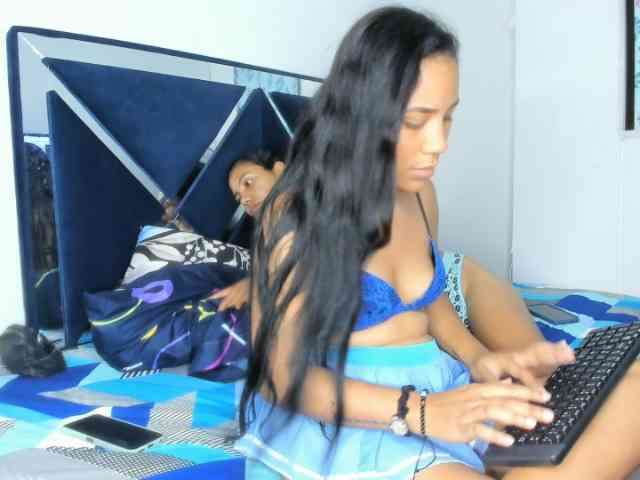 Sexshow-Bild von CharlottandVanessa