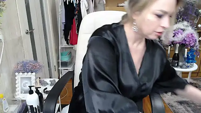 Mika_Passion's sex show image