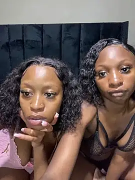 LonelyQueenxx25's sex show image