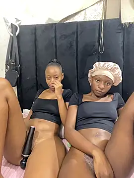 LonelyQueenxx25's sex show image