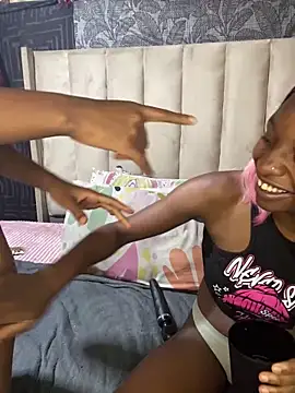 LonelyQueenxx25's sex show image