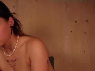 Изображение секс-шоу модели izzy_inked