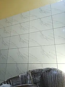 Изображение секс-шоу модели Juicylittle_slute
