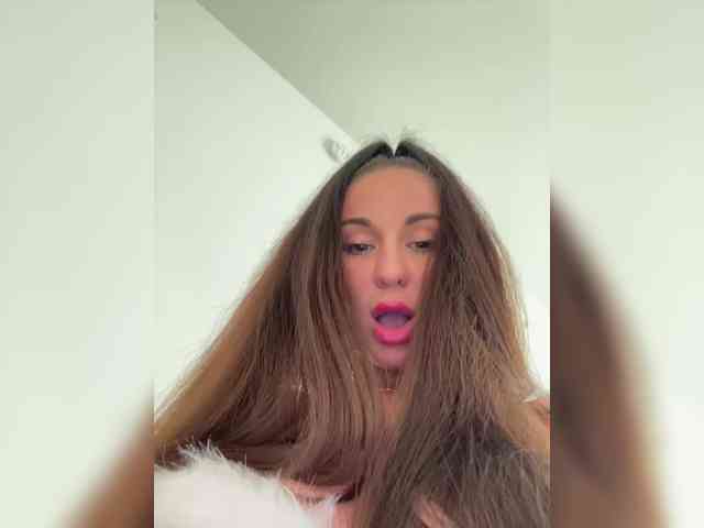 Изображение секс-шоу модели Vishenka7777 Изображение секс-шоу модели Vishenka7777