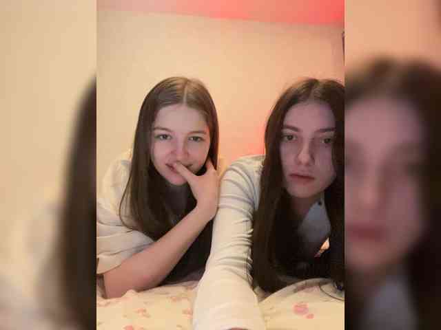 TwinXXL's sex show image