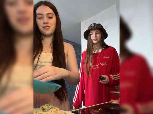 TwinXXL's sex show image