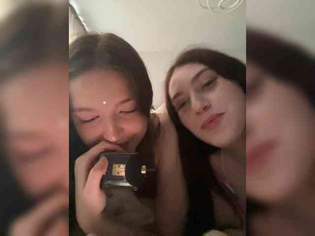 TwinXXL's sex show image