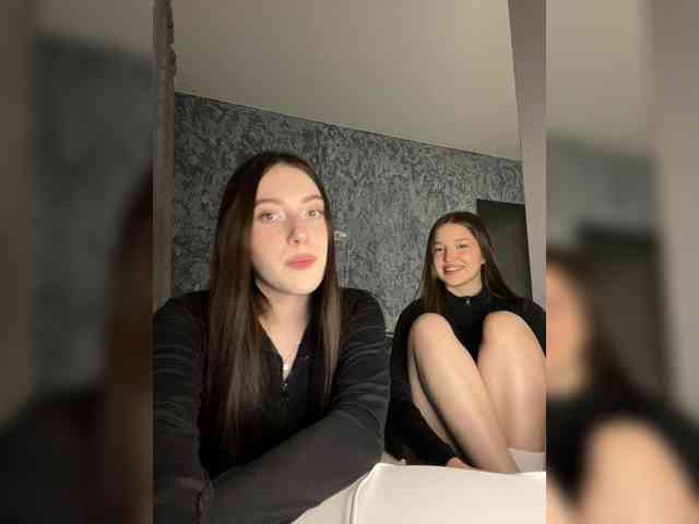 TwinXXL's sex show image