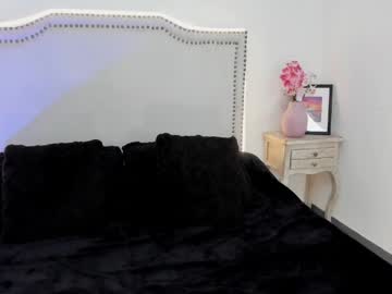 nia_malkova's sex show image