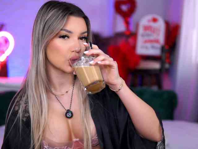 ArtTeasee's sex show image