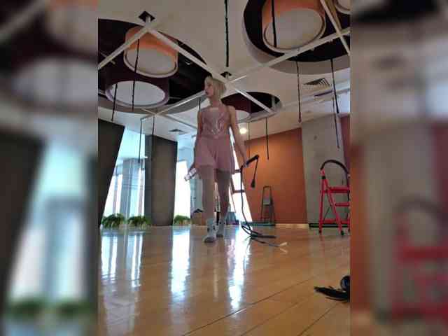 Изображение секс-шоу модели Valeriah