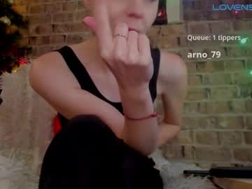 misspetitevenus's sex show image