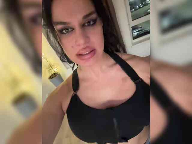 NotBellucci's sex show image