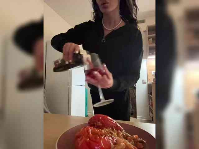 NotBellucci's sex show image