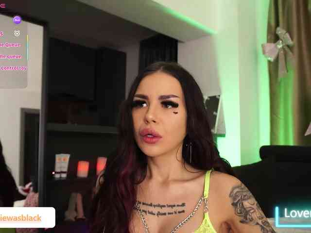 Sexshow-Bild von NaomyBlackBarbie