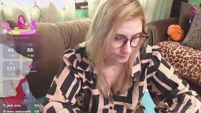 lovingfeetheels's sex show image