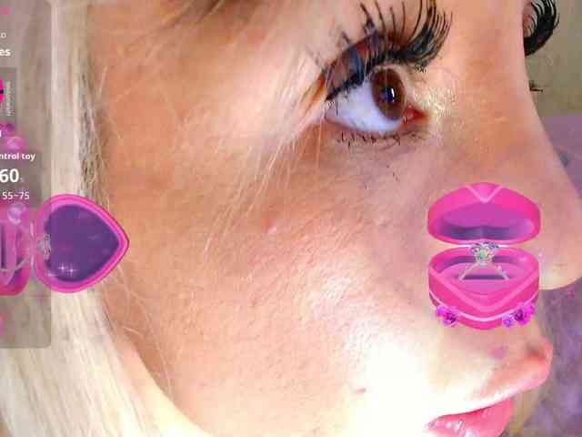 Juliannae's sex show image
