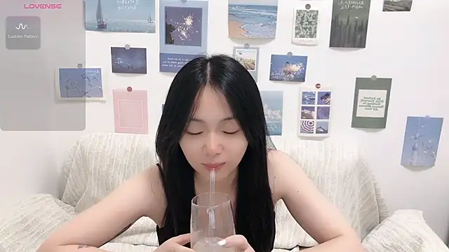 LiLiYbaby's sex show image