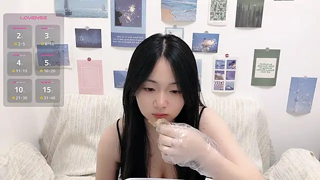 LiLiYbaby's sex show image
