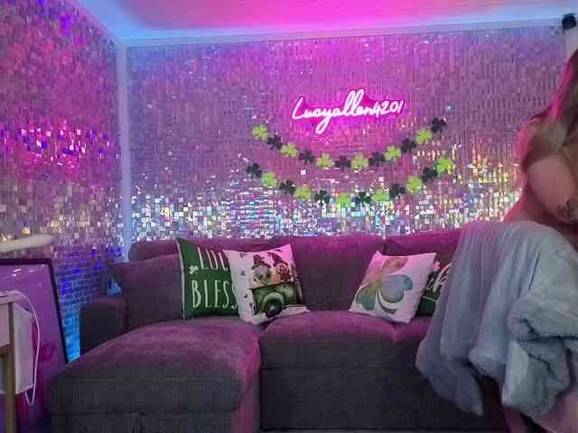 lucyallen4201's sex show image