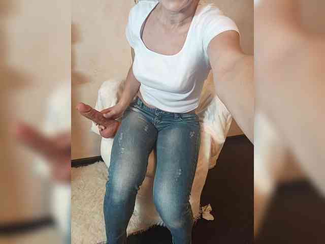 Изображение секс-шоу модели -HOTSTUFF- Изображение секс-шоу модели -HOTSTUFF-