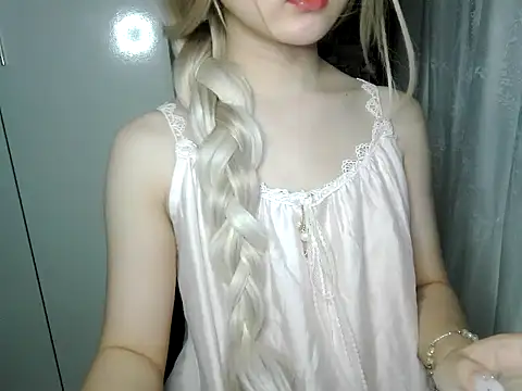 Изображение секс-шоу модели _Shizukaa_ Изображение секс-шоу модели _Shizukaa_