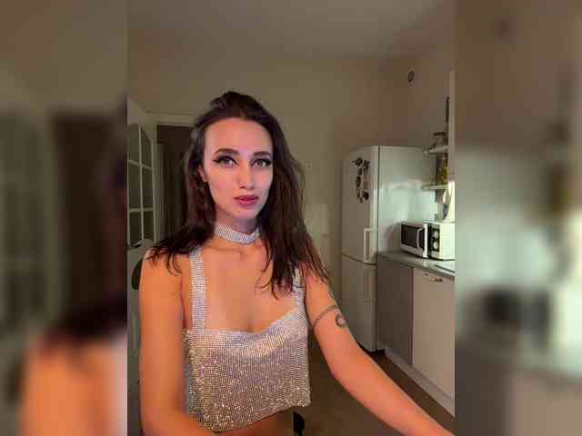 Изображение секс-шоу модели --SATIVA-- Изображение секс-шоу модели --SATIVA--