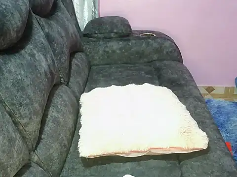 petitev's sex show image petitev's sex show image