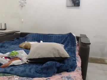 bigtwinsomg's sex show image